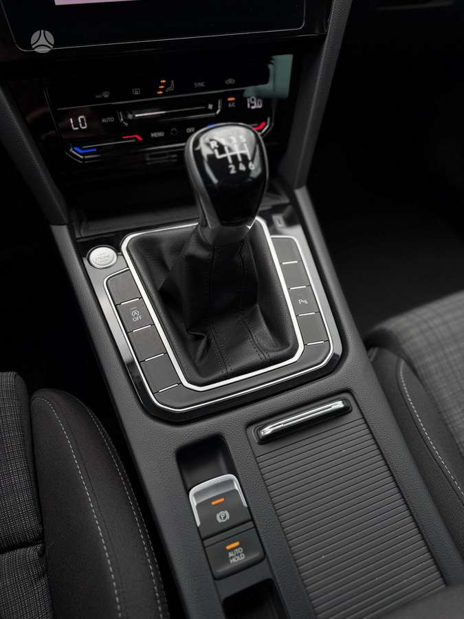 Volkswagen Passat, 2.0 l., Универсал