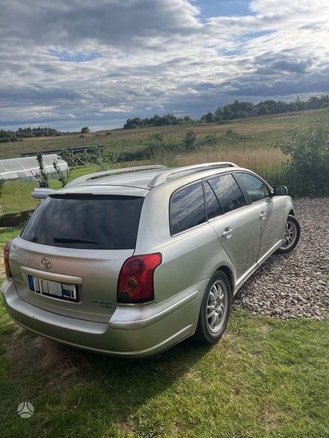 Toyota Avensis - 4