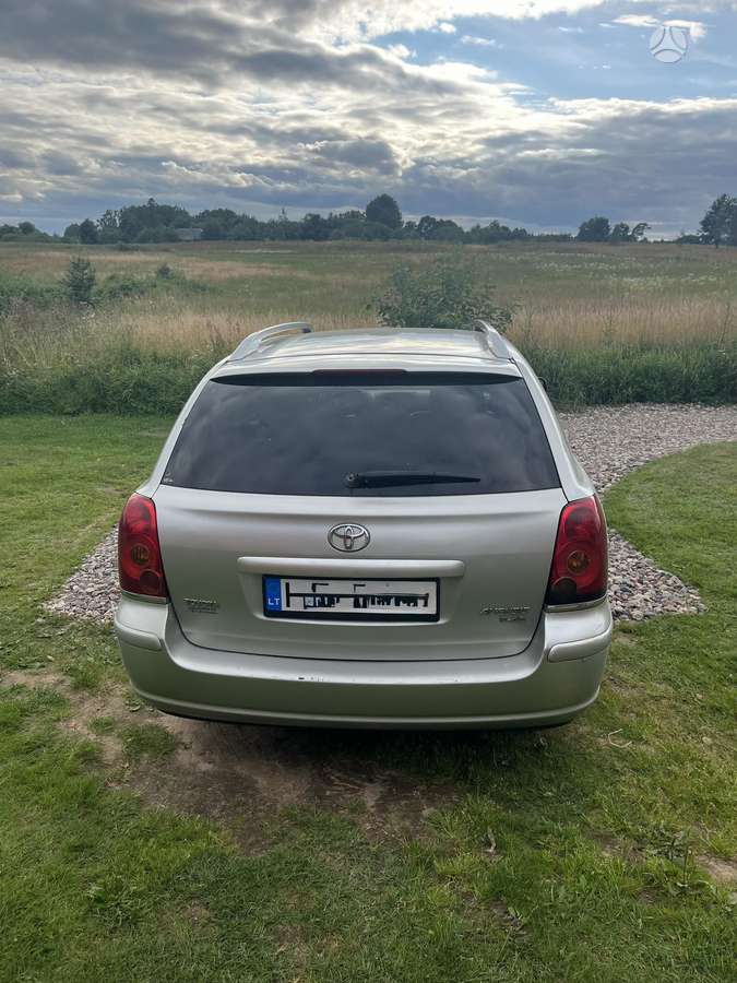 Toyota Avensis - 5