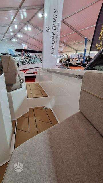 Valory Boats V570, yachts / cruisers