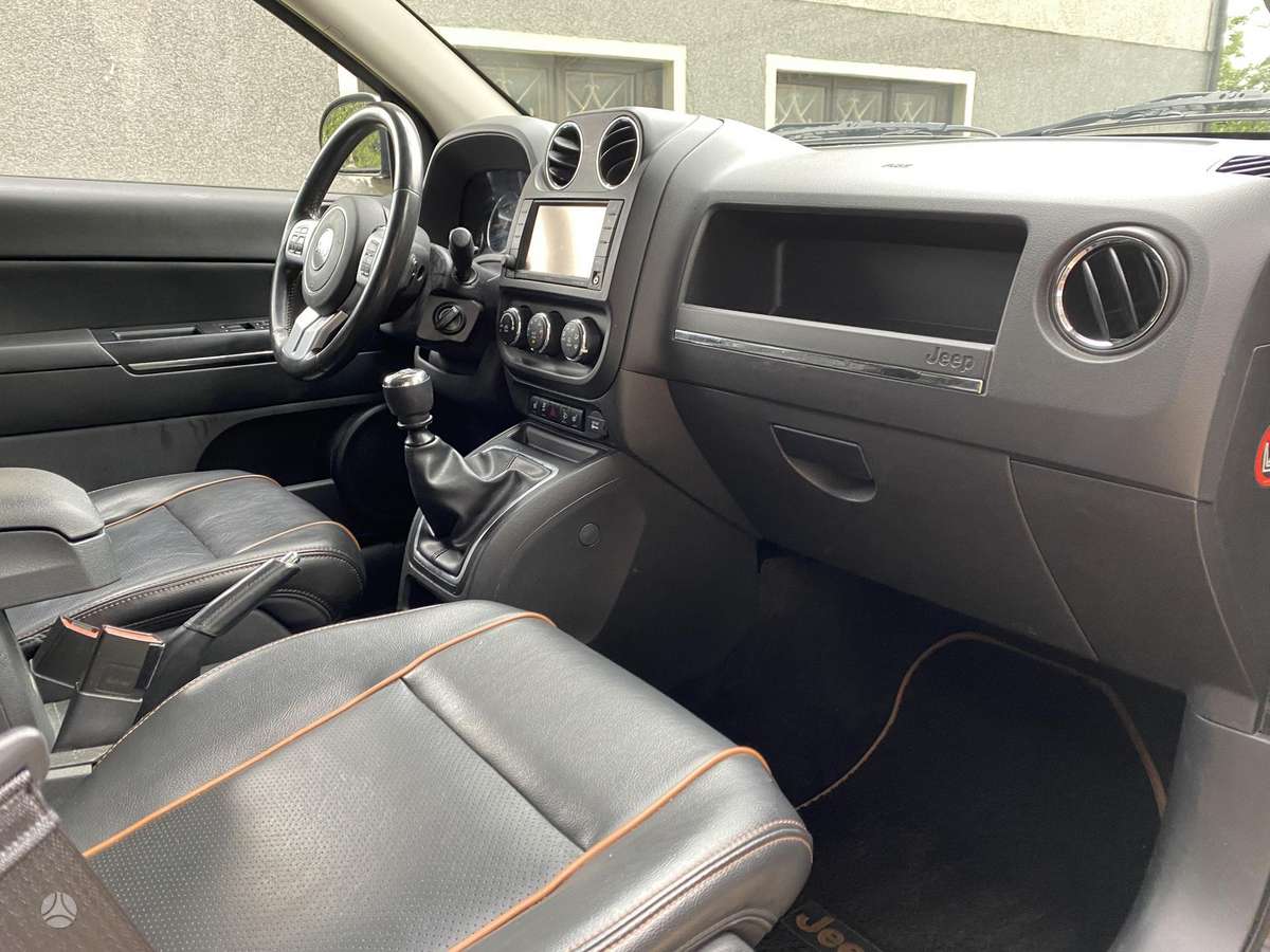 Jeep Compass, 2.1 l., off-road / crossover