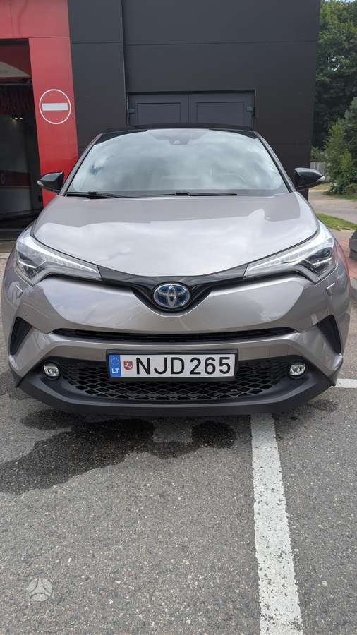 Toyota C-HR - 4