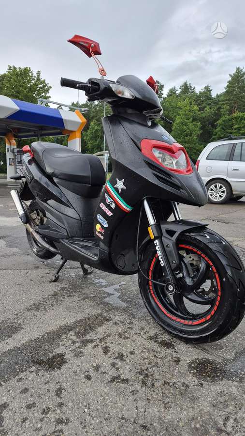 Piaggio Typhoon 50cc, scooters / mopeds