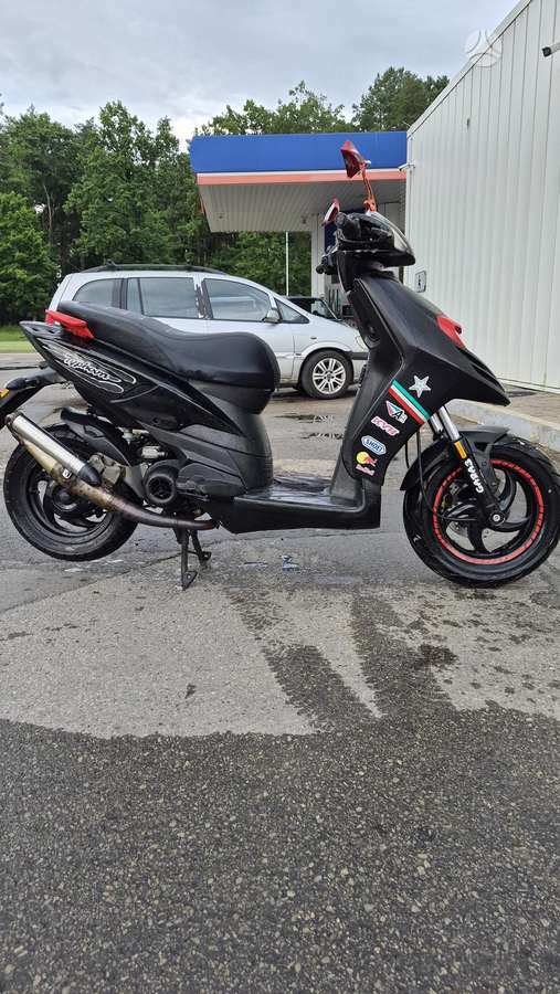 Piaggio Typhoon 50cc, scooters / mopeds