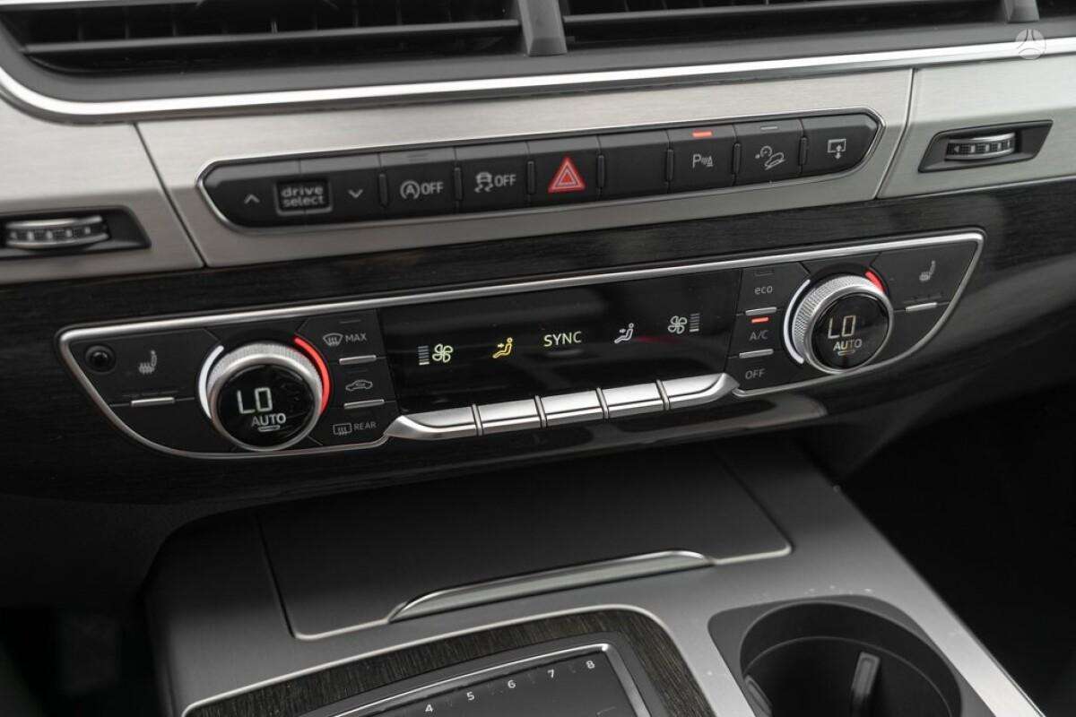 Audi Q7, 3.0 l., off-road / crossover