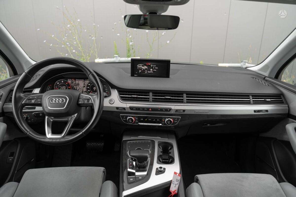 Audi Q7, 3.0 l., off-road / crossover