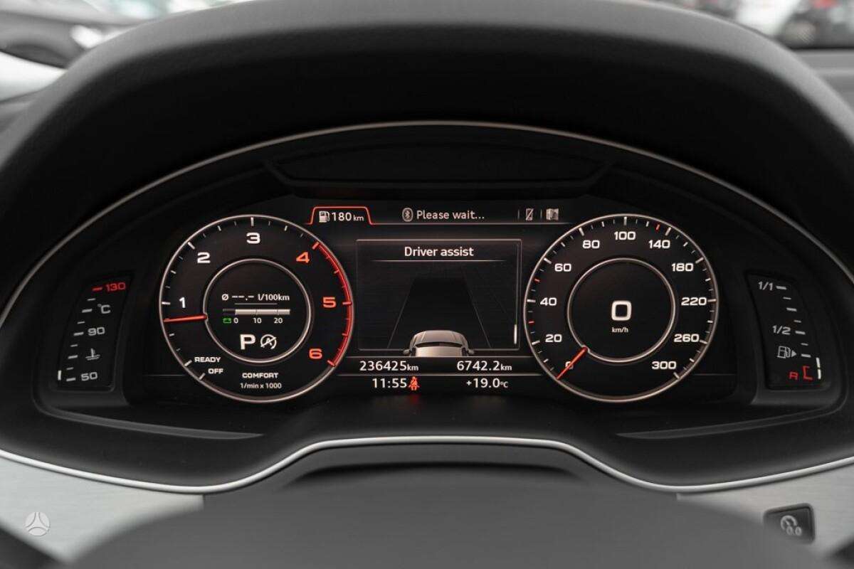 Audi Q7, 3.0 l., off-road / crossover
