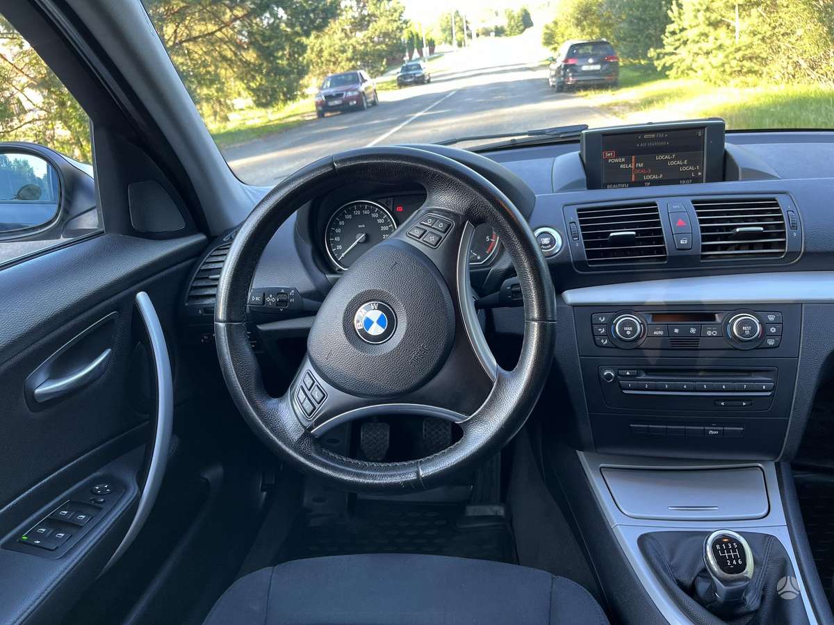BMW 120, 2.0 l., hatchback