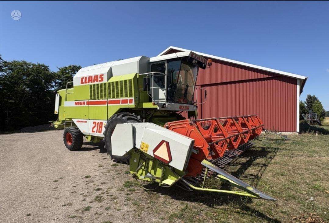 Claas Dominator mega 218, kombainai