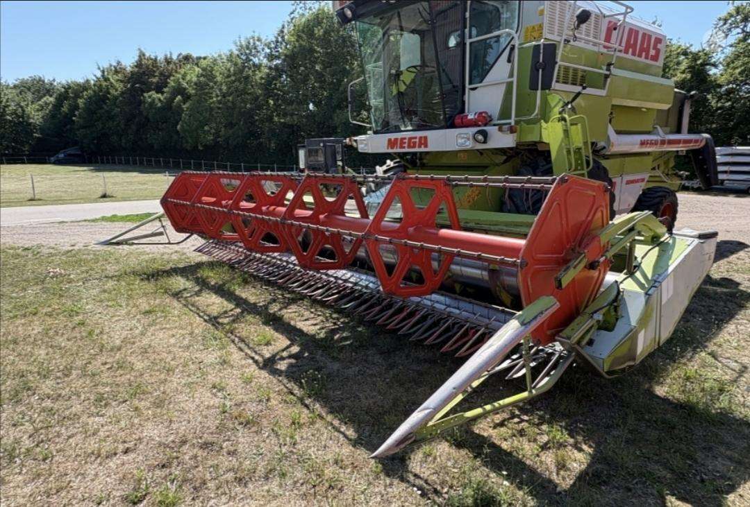 Claas Dominator mega 218, комбайны