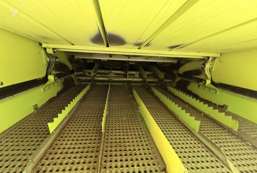 Claas Dominator mega 218, kombainai