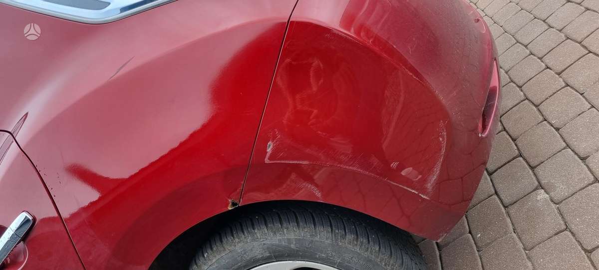 Nissan Leaf, hečbekas