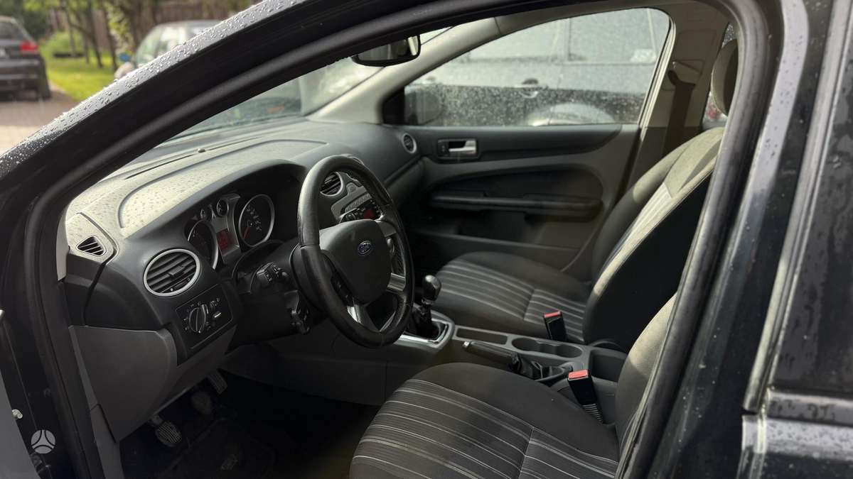 Ford Focus, 1.6 l., hatchback