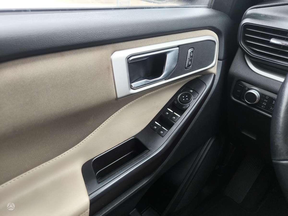Ford Explorer, 2.3 l., Внедорожник / Кроссовер
