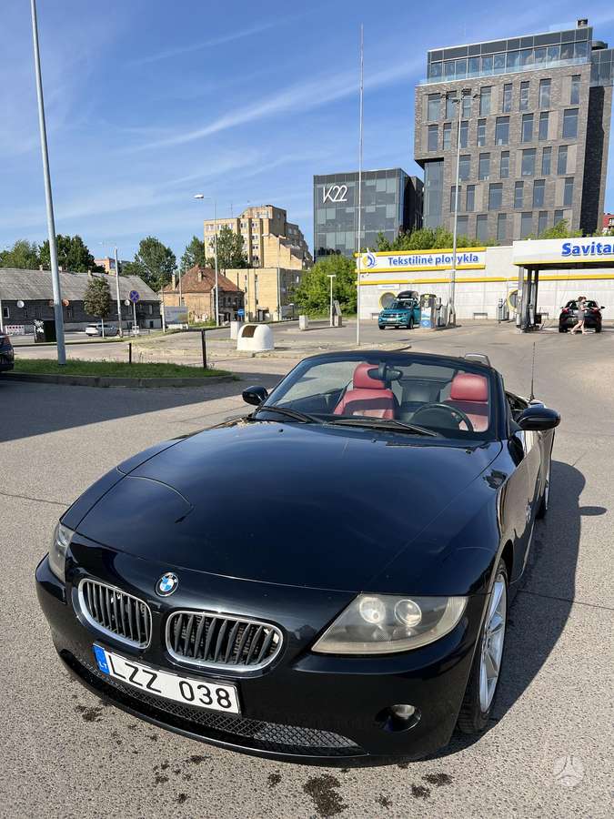 BMW Z4, 2.2 l., convertible
