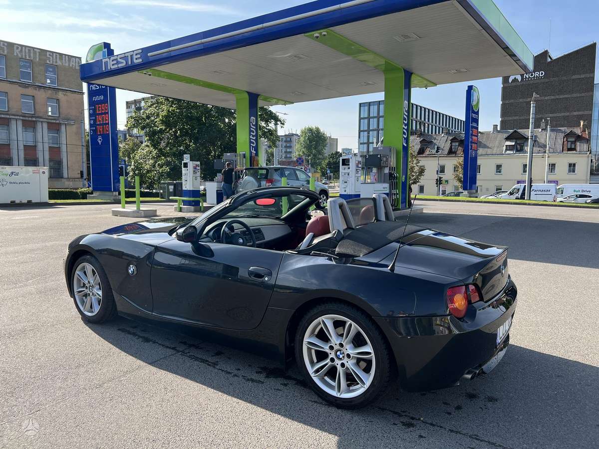 BMW Z4, 2.2 l., convertible