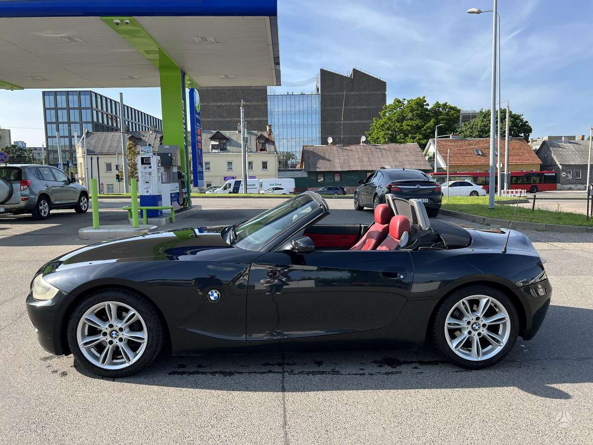 BMW Z4, 2.2 l., convertible
