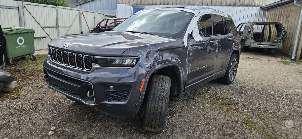 Jeep Grand Cherokee 4x4 overland
