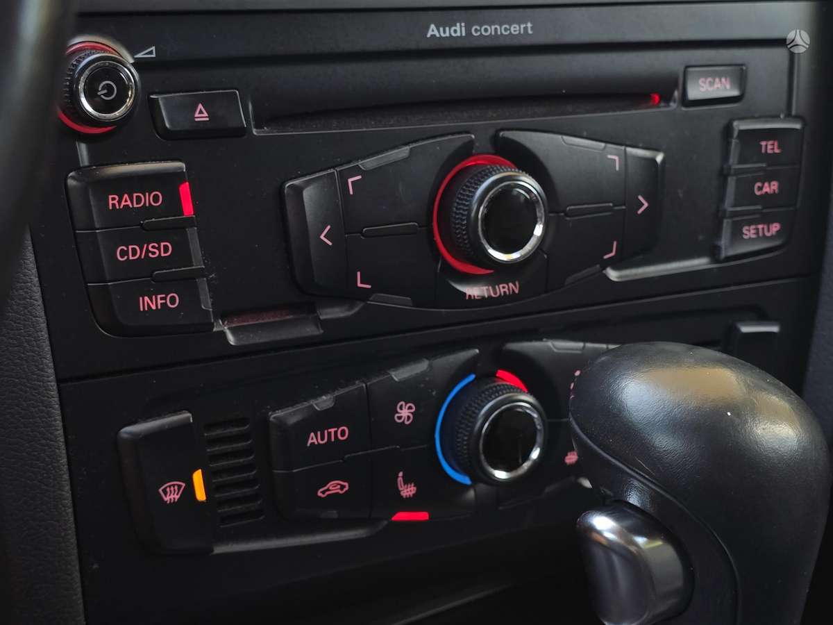 Audi A4, 2.0 l., Седан