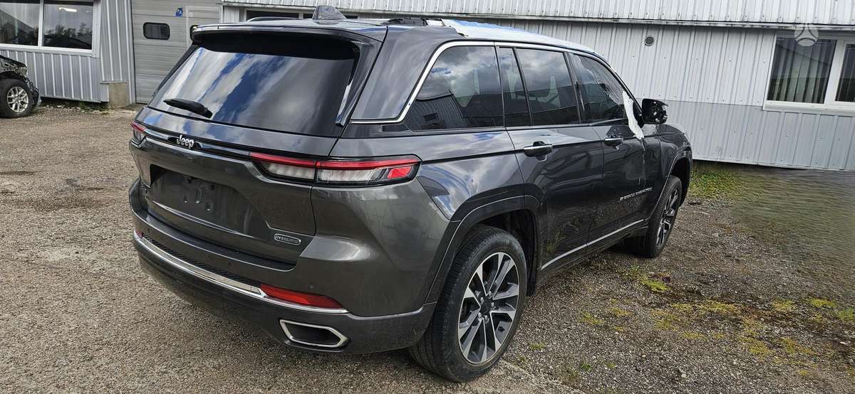 Jeep Grand Cherokee 4x4 overland