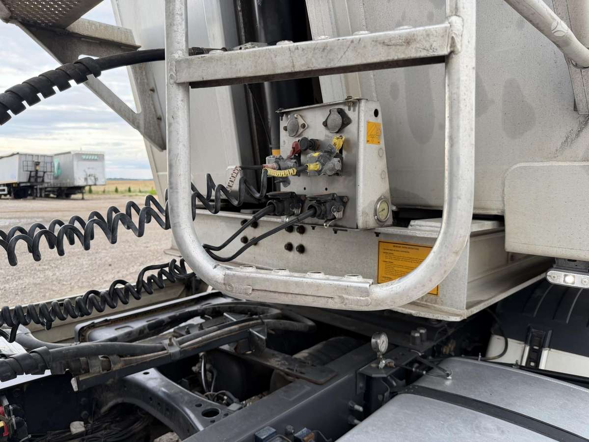 Benalu AgroLiner 45 kubai, самосвалы