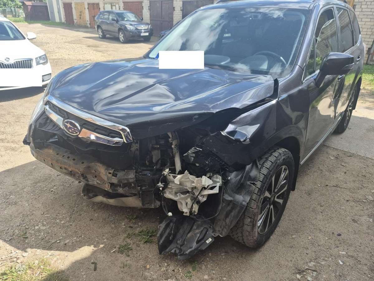 Subaru Forester, 2.0 l., off-road / crossover