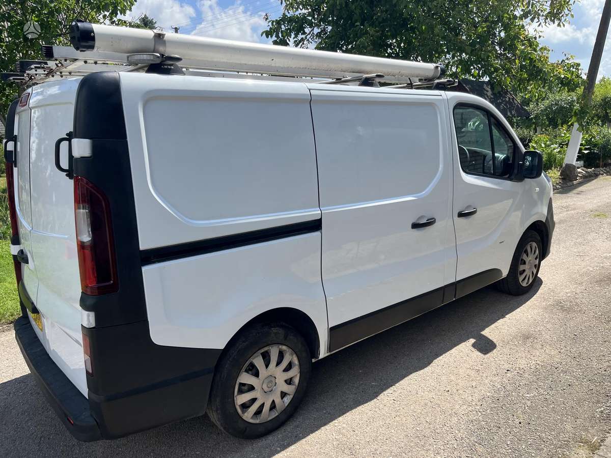 Opel Vivaro, autobusi