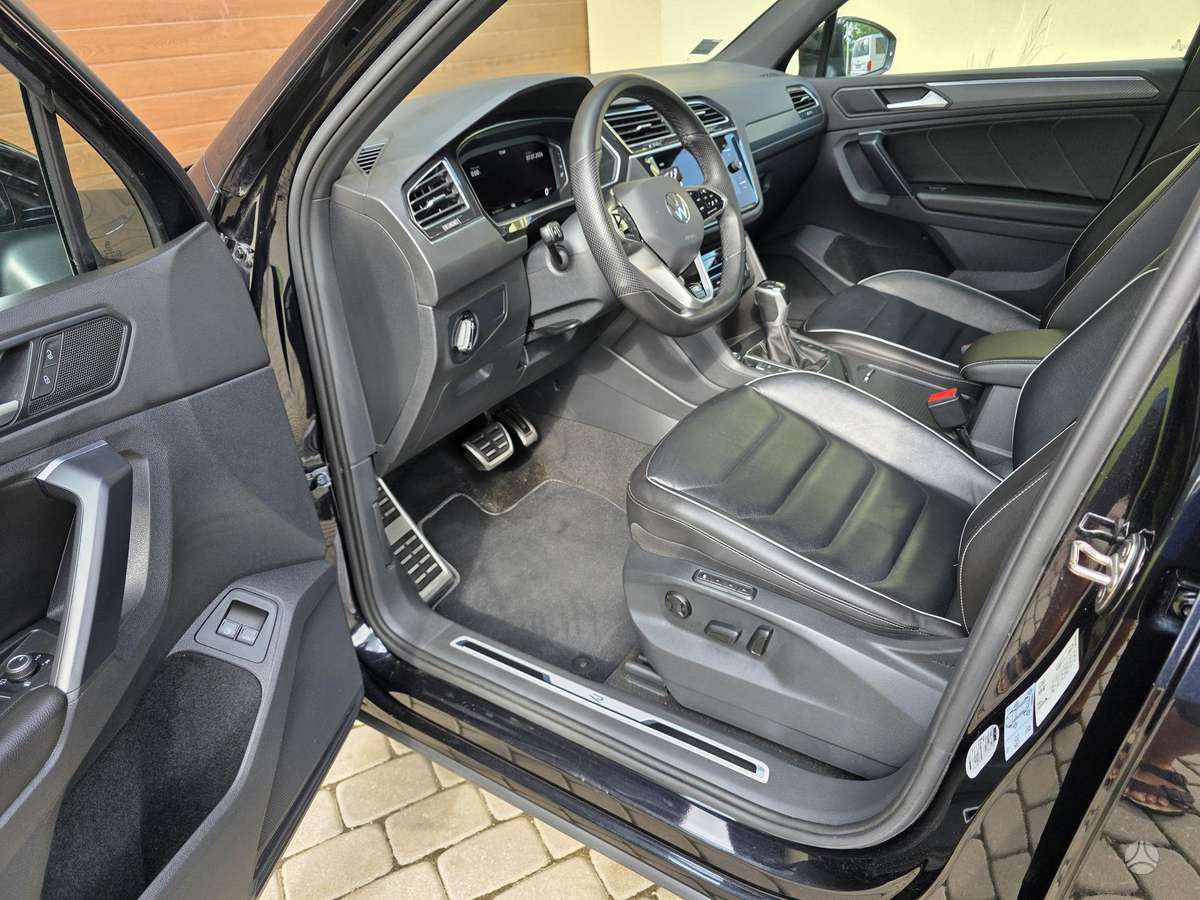 Volkswagen Tiguan - 12