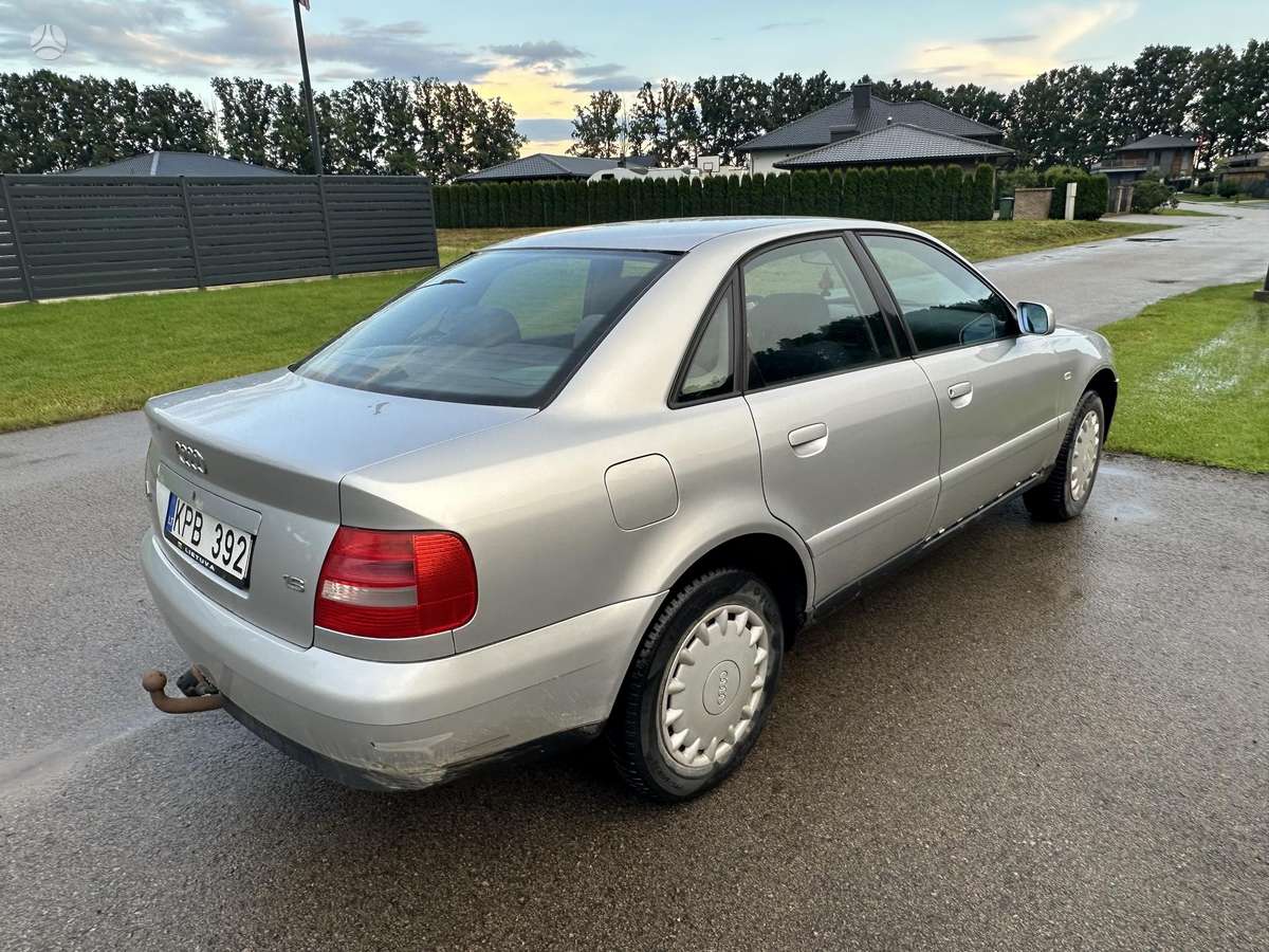 Audi A4, 1.6 l., Седан