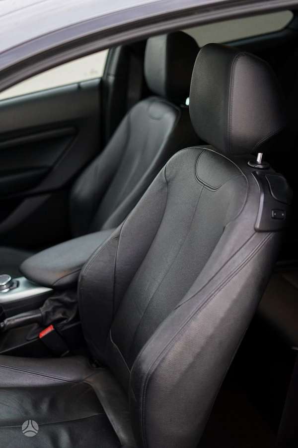 BMW 220, 2.0 l., coupe