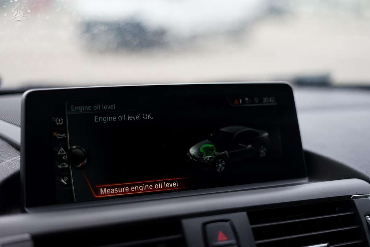 BMW 220, 2.0 l., coupe