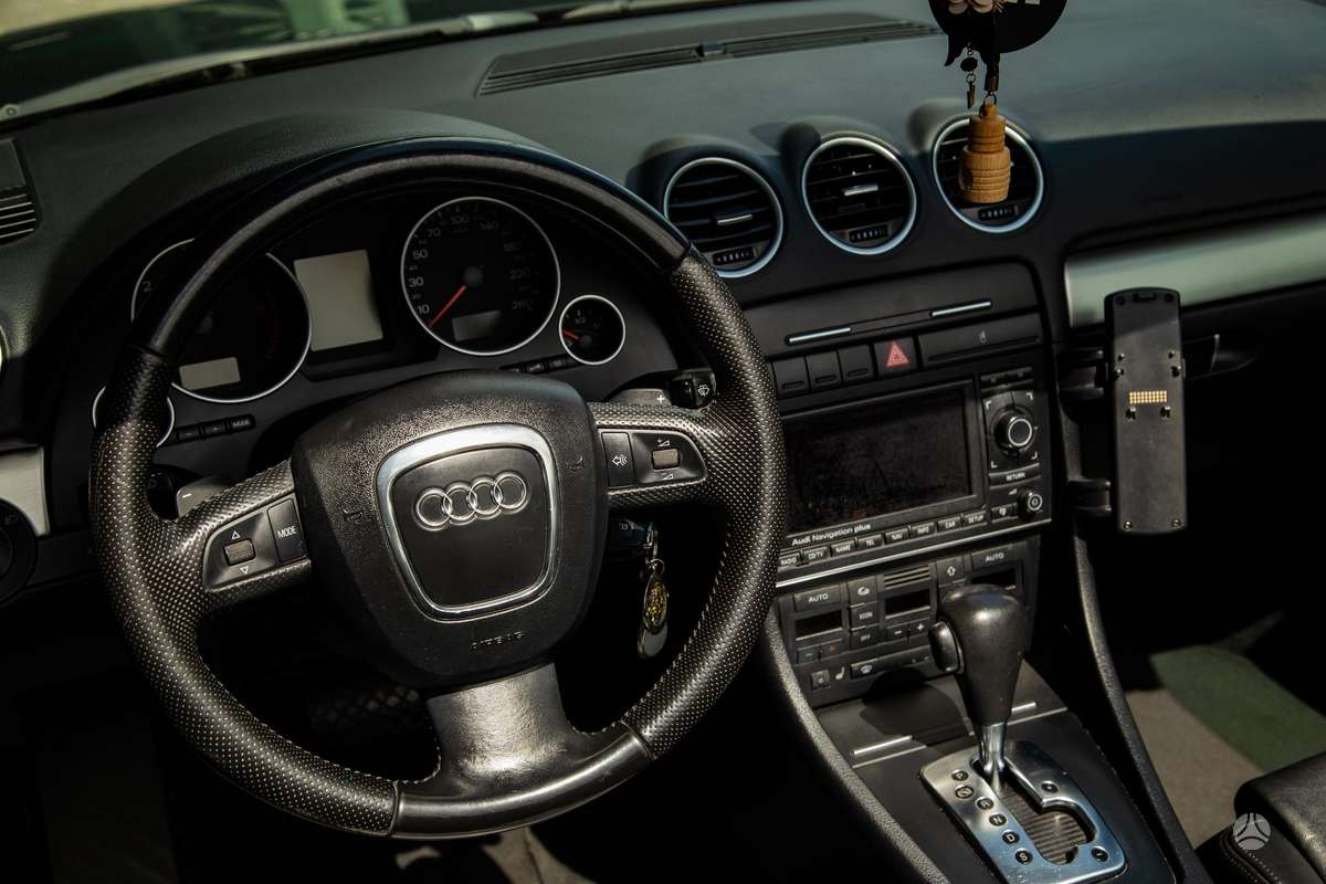 Audi A4, 2.0 l., Кабриолет