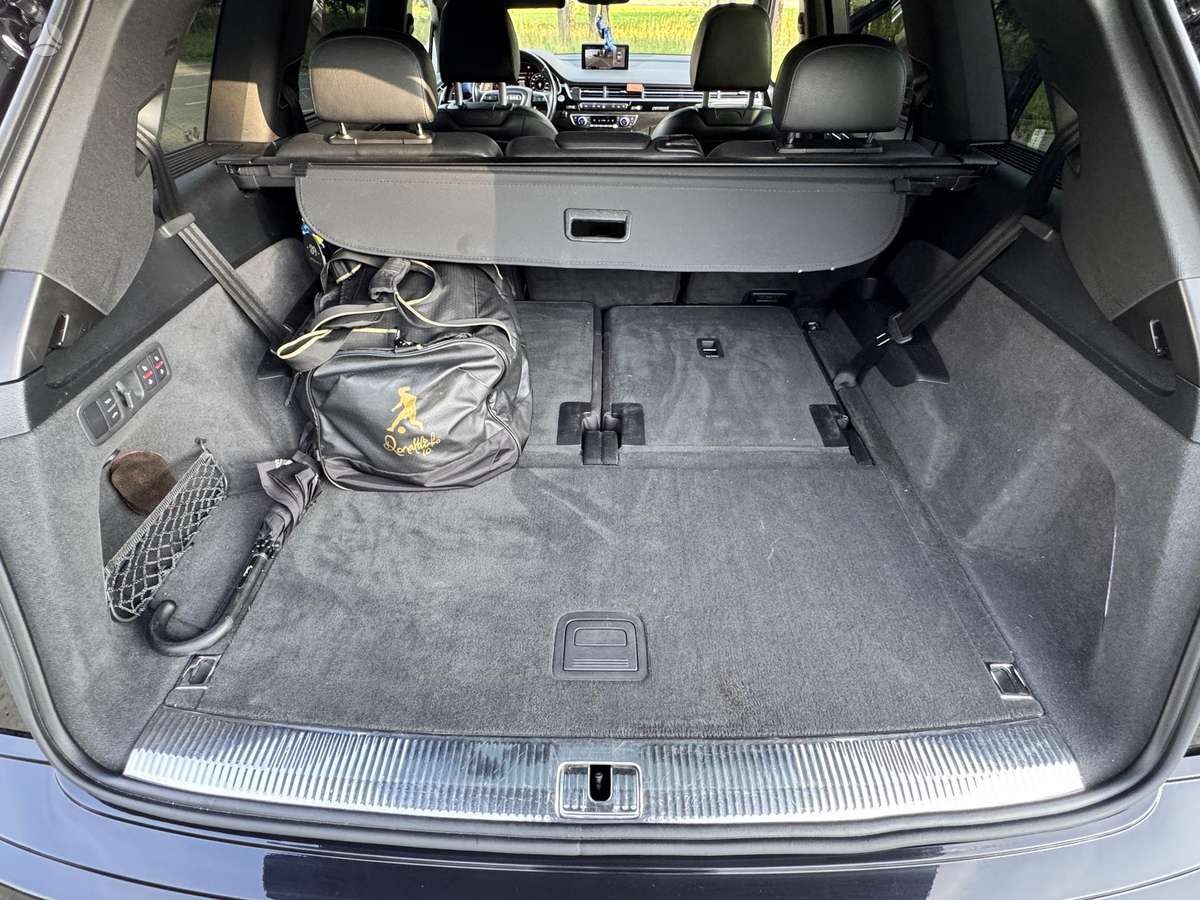 Audi Q7, 3.0 l., off-road / crossover