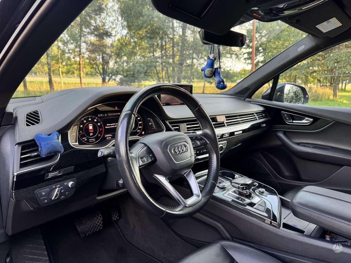 Audi Q7, 3.0 l., off-road / crossover