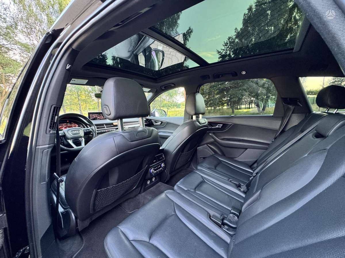 Audi Q7, 3.0 l., off-road / crossover