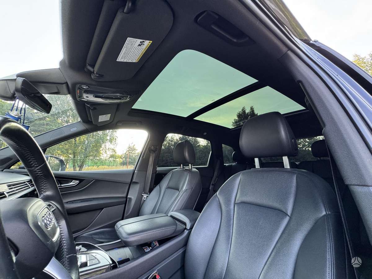 Audi Q7, 3.0 l., off-road / crossover
