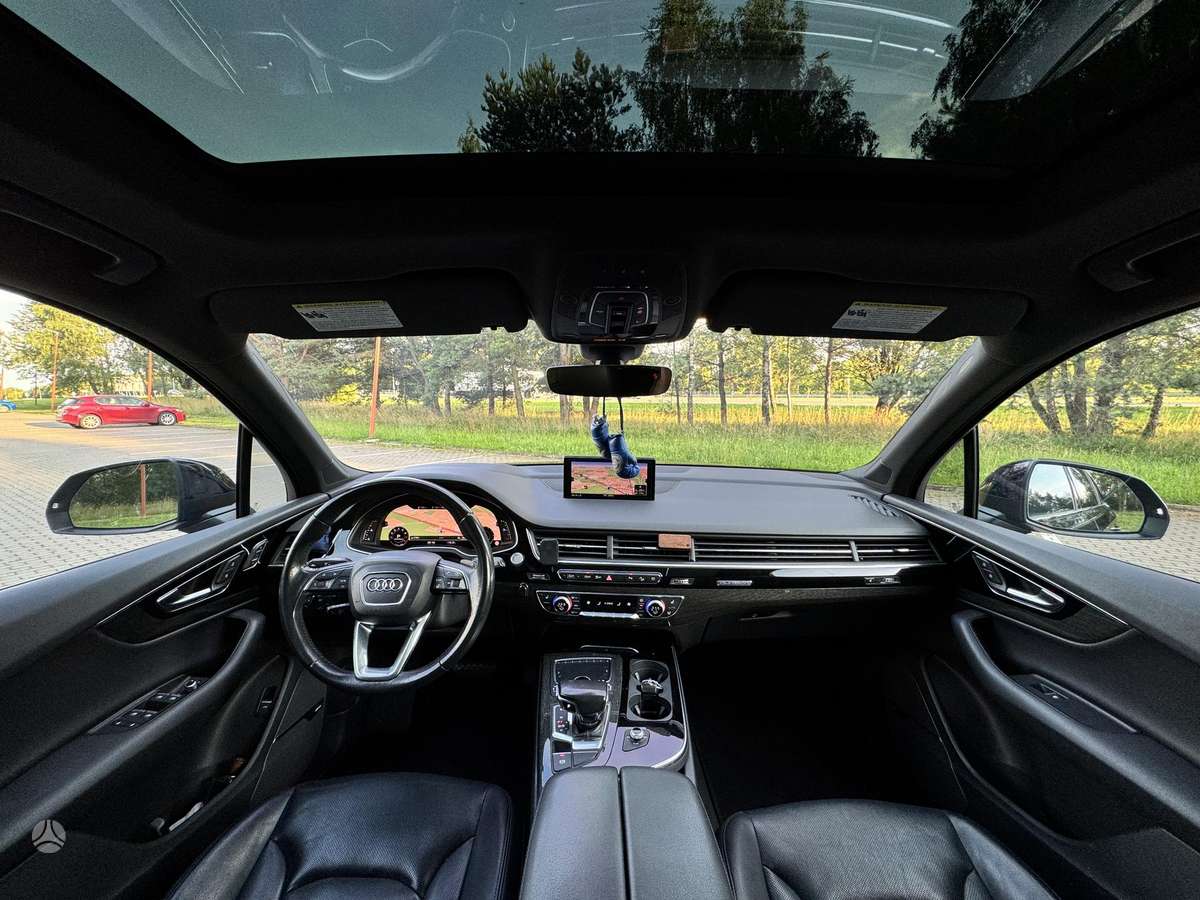 Audi Q7, 3.0 l., off-road / crossover