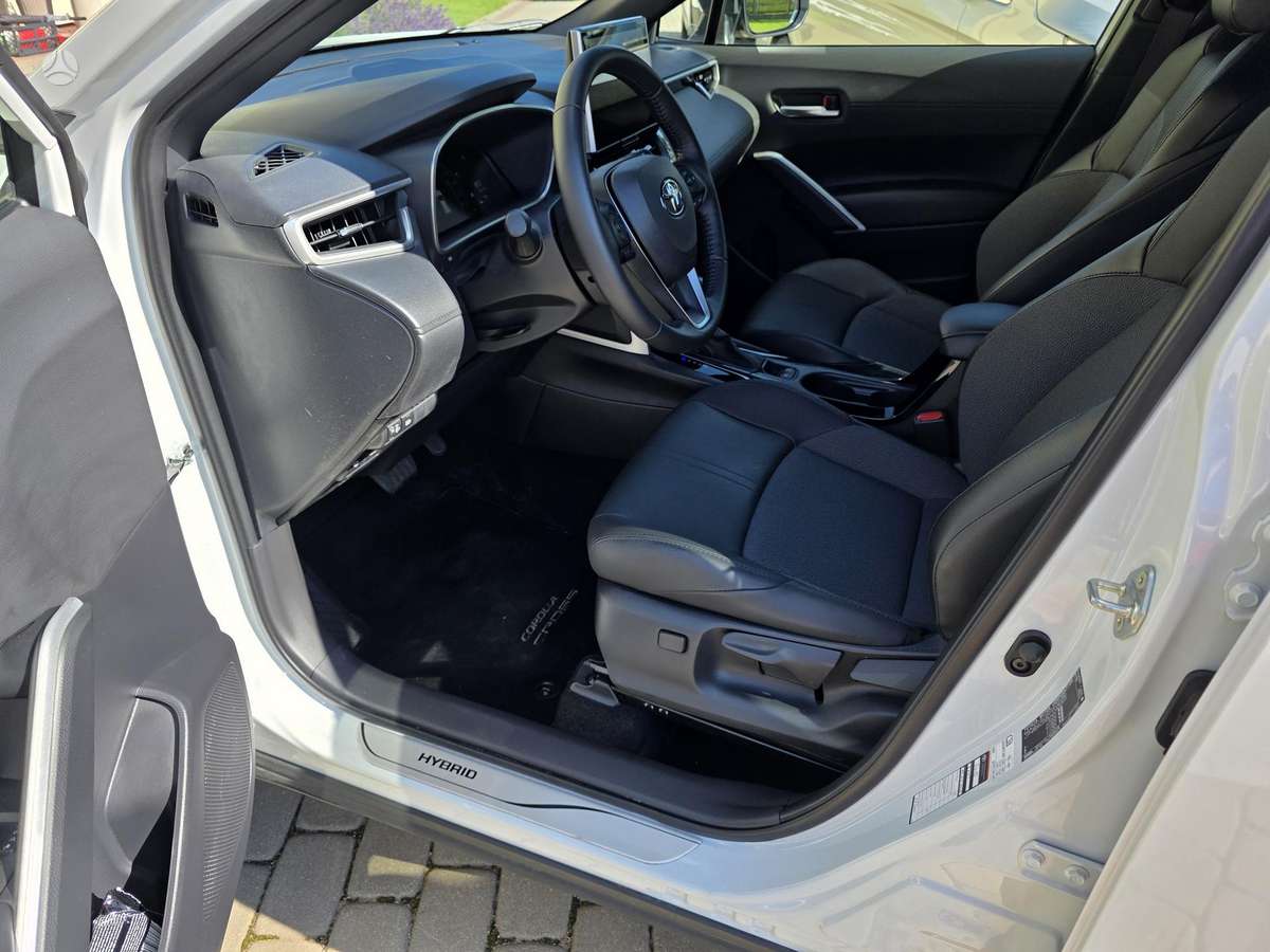 Toyota Corolla Cross - 12