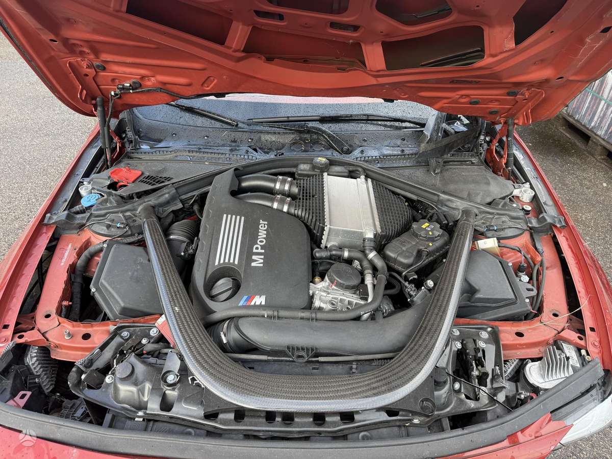 BMW M4, 3.0 l., coupe