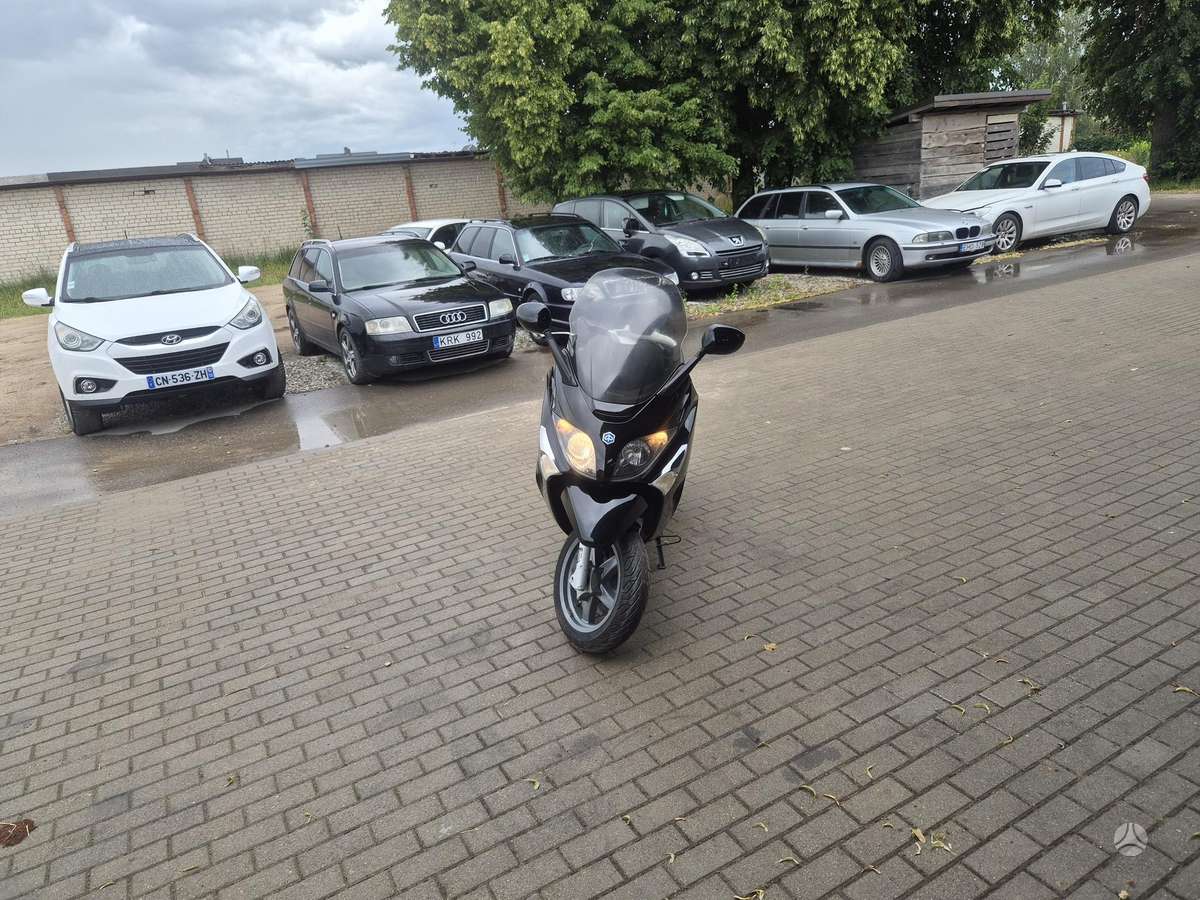 Piaggio Xevo 125cc, мотороллеры / мопеды