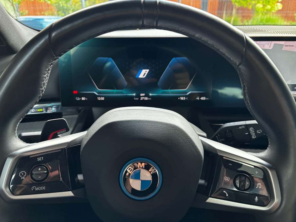 BMW i5, Универсал