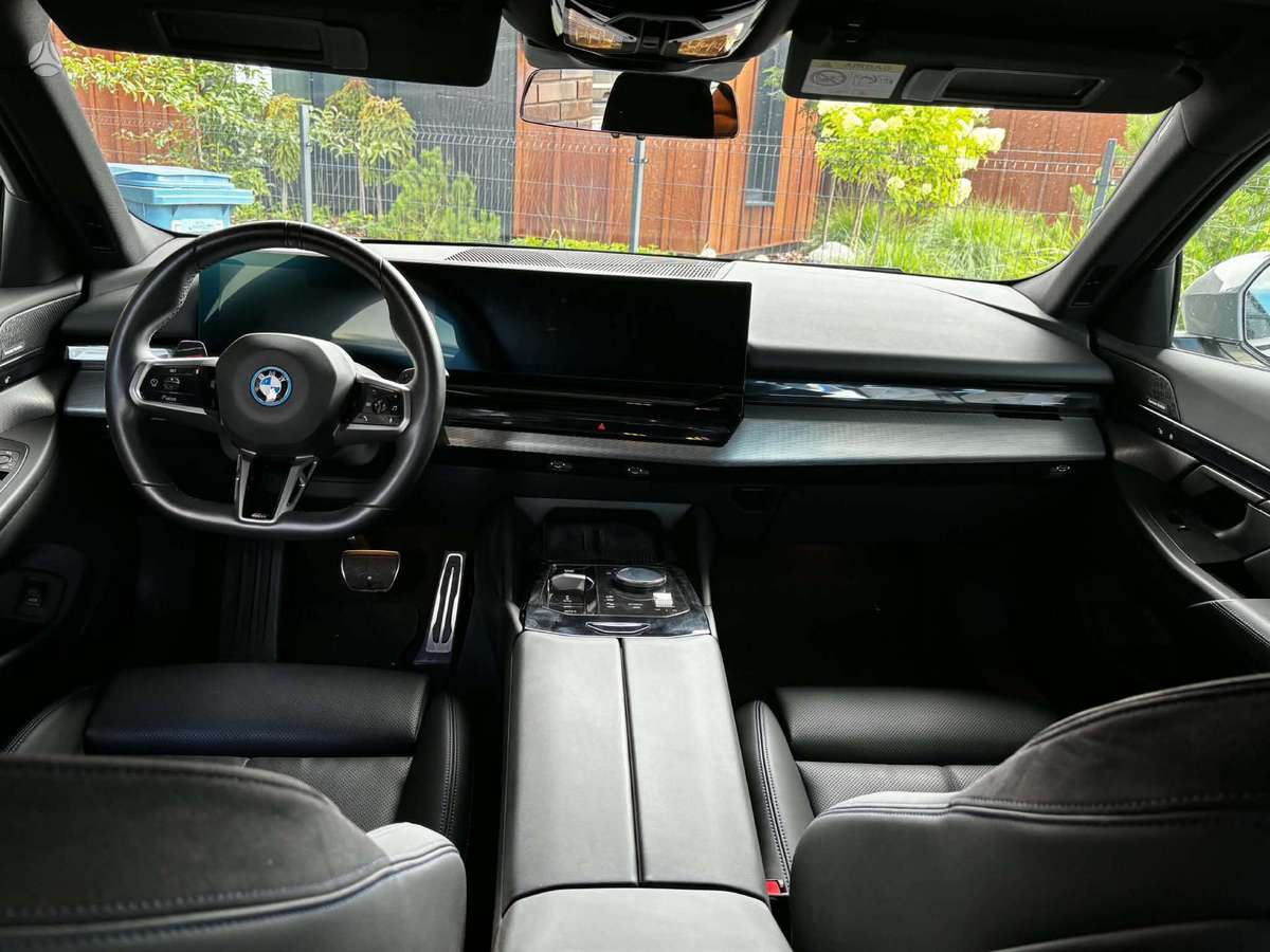 BMW i5, Универсал