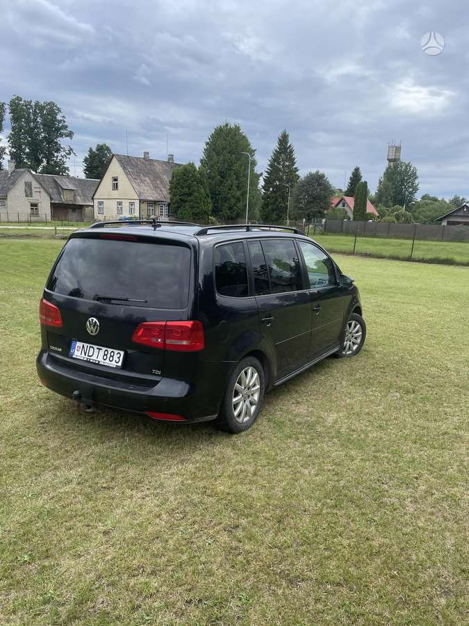 Volkswagen Touran - 4