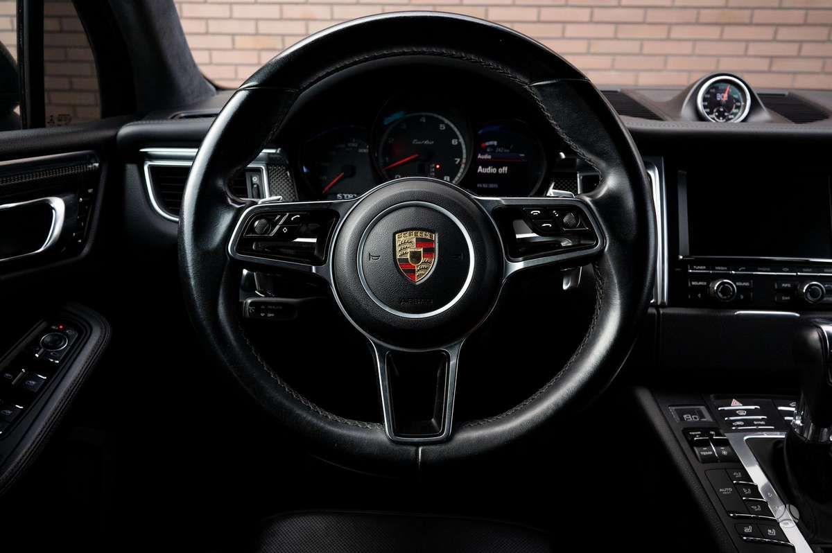 Porsche Macan - 10