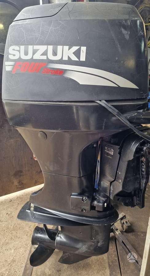 Suzuki DF 70, four stroke outdoor motors