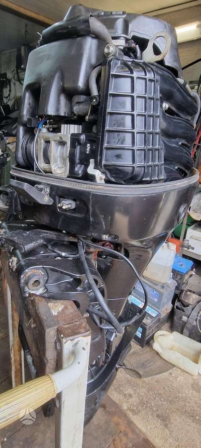 Suzuki DF 70, keturtakčiai pakabinami