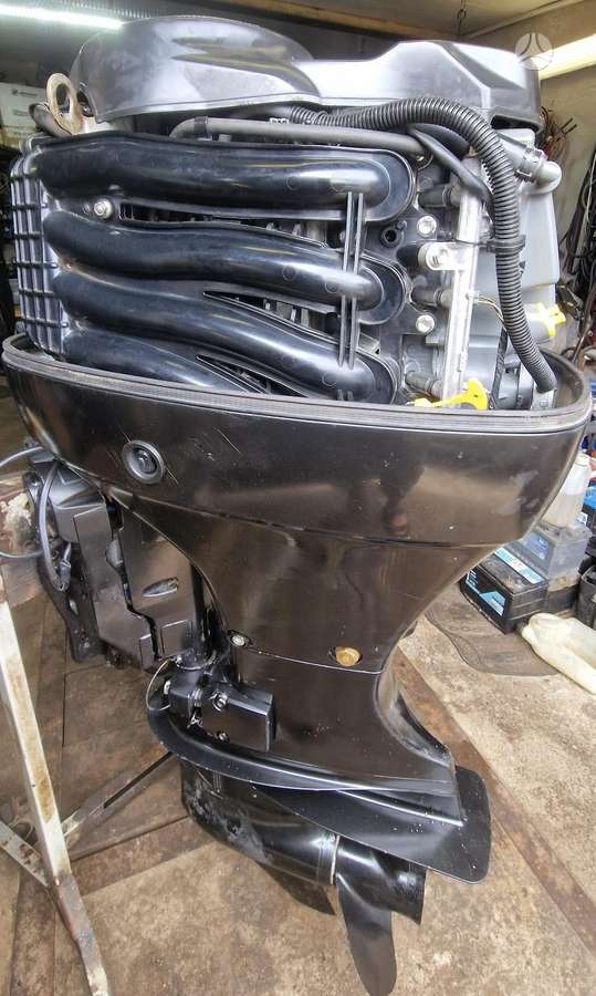 Suzuki DF 70, four stroke outdoor motors