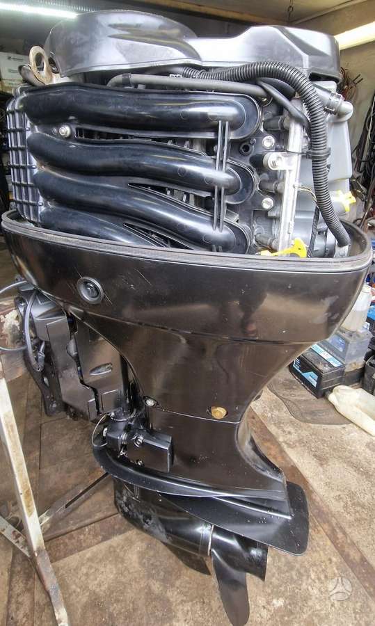 Suzuki DF 70, keturtakčiai pakabinami