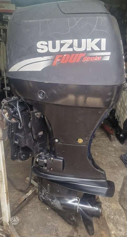 Suzuki DF 70, four stroke outdoor motors