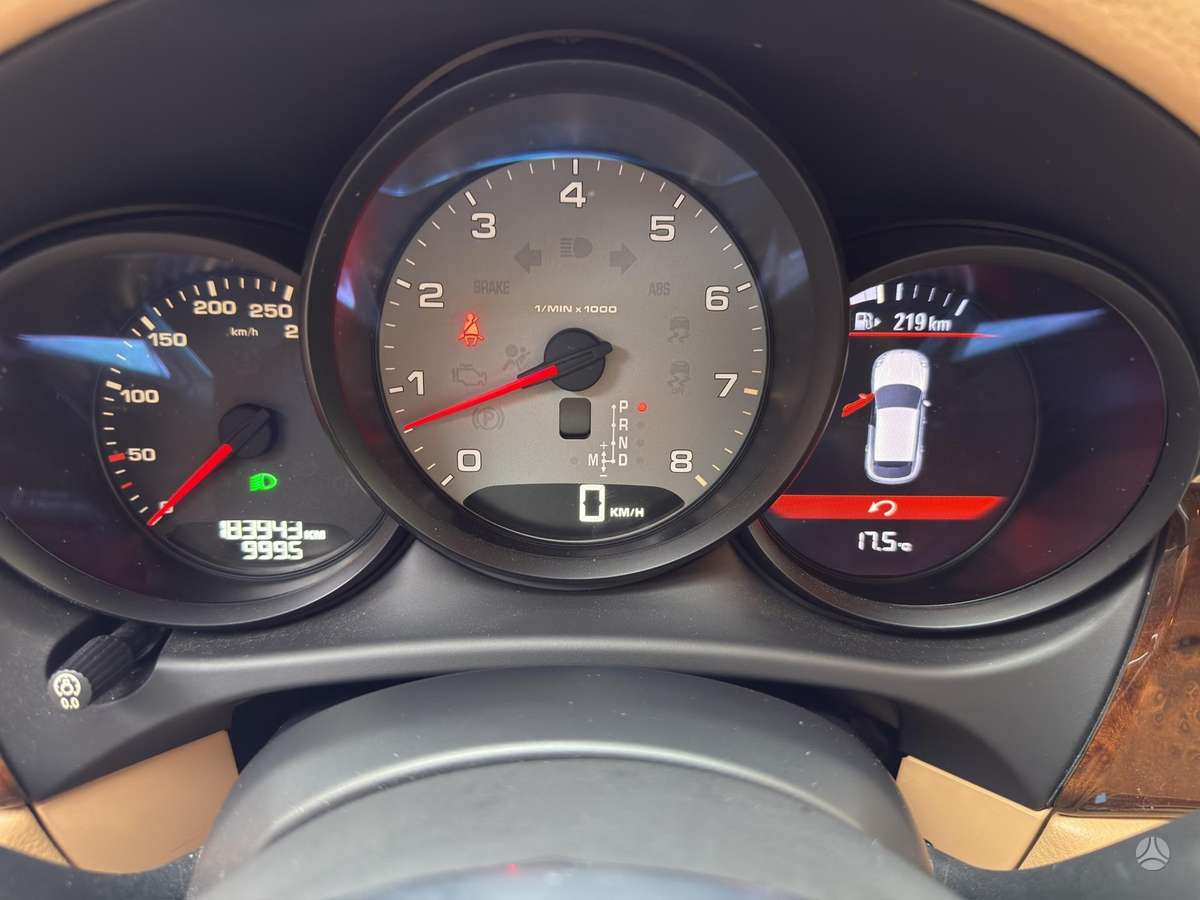 Porsche Macan, 3.0 l., off-road / crossover
